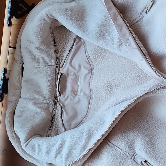 FP Movement Free People Wild and Free Pullover size L color is Cashmere / Cream - Picture 14 of 17